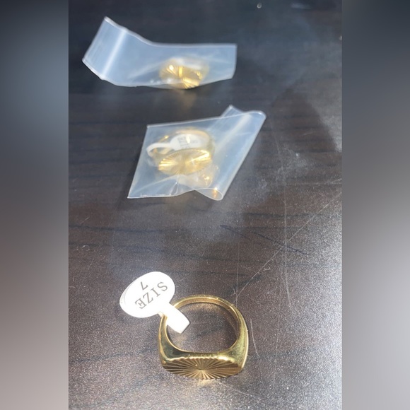 Rings - Picture 2 of 5